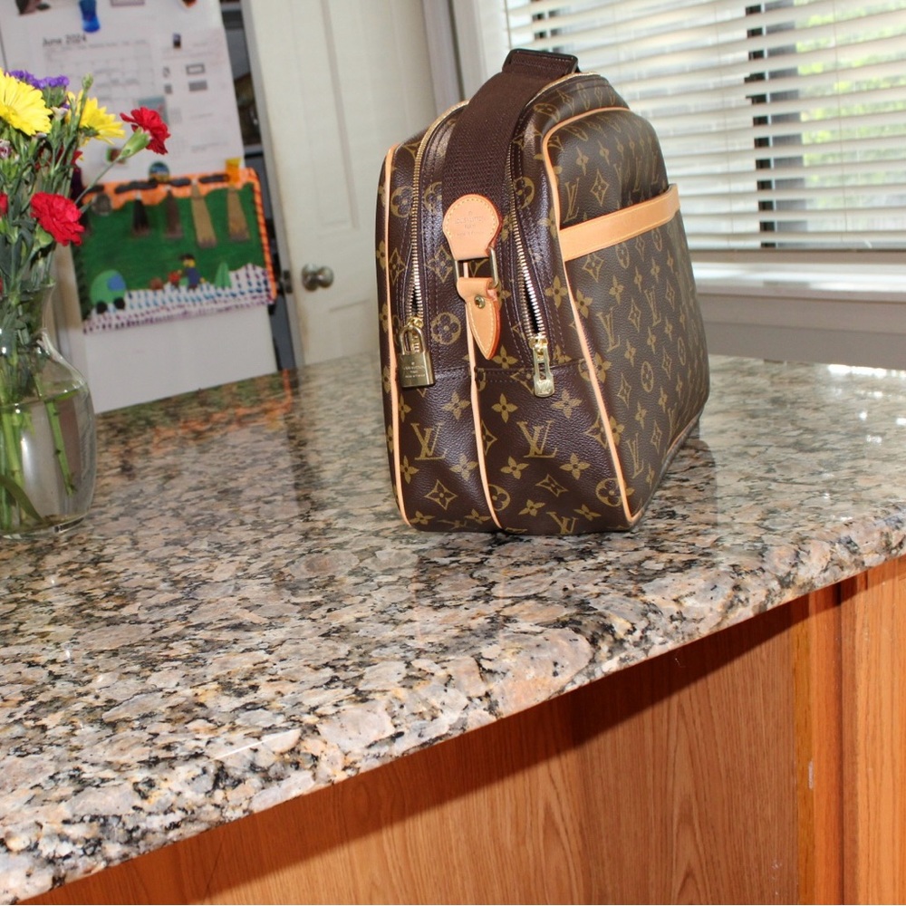 🏅NEVER USED🏅Louis Vuitton Monogram Reporter GM Shoulder Bag - Picture 11 of 12